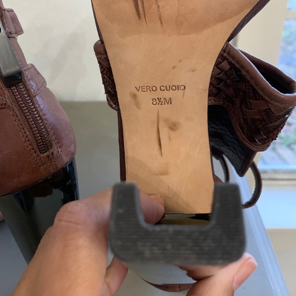 BCBGMAXAZRIA leather Sandals ⭐️ - Picture 7 of 8